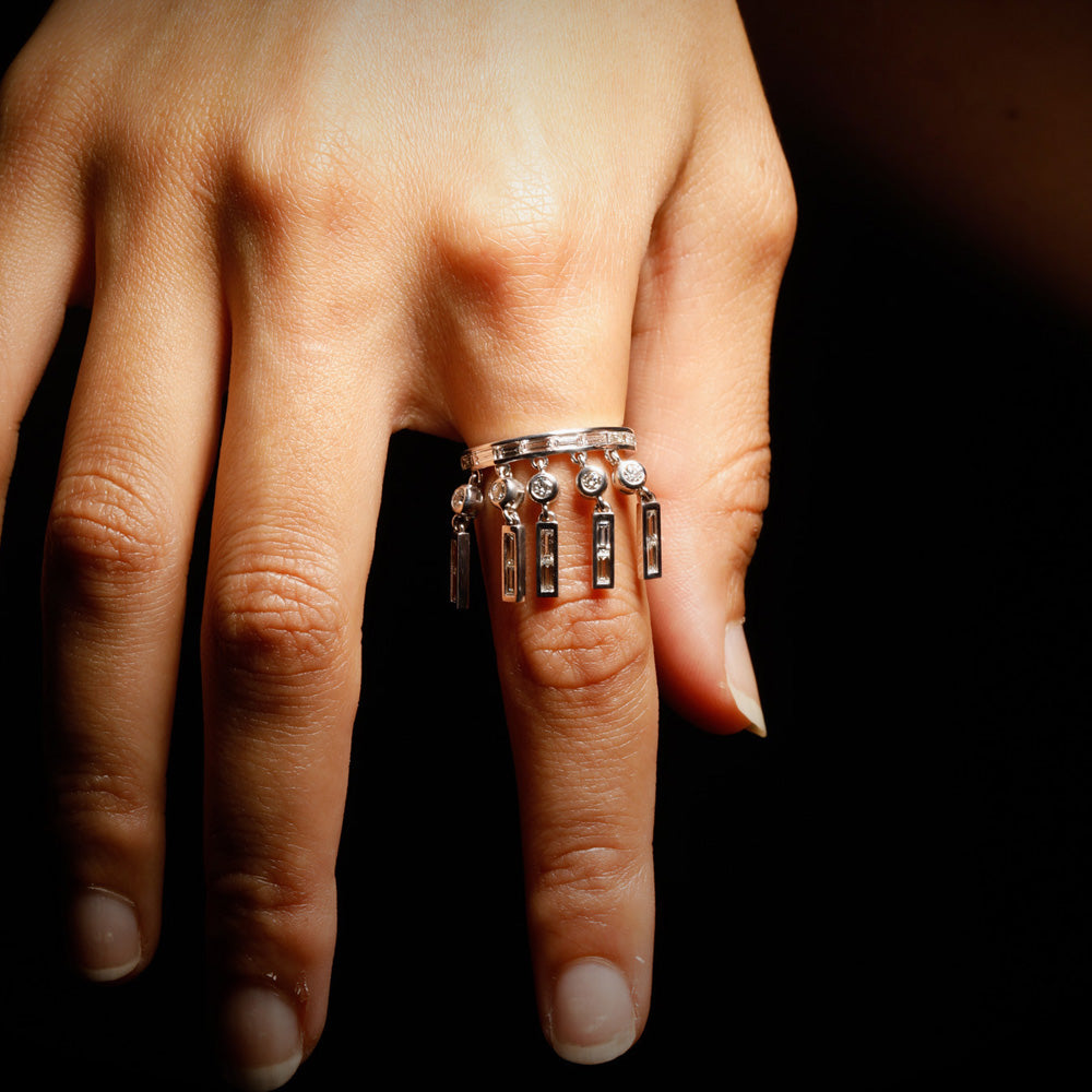 Borderline Ring by designer Solange Azagury-Partridge - 18k White Gold and diamonds - model hand 4