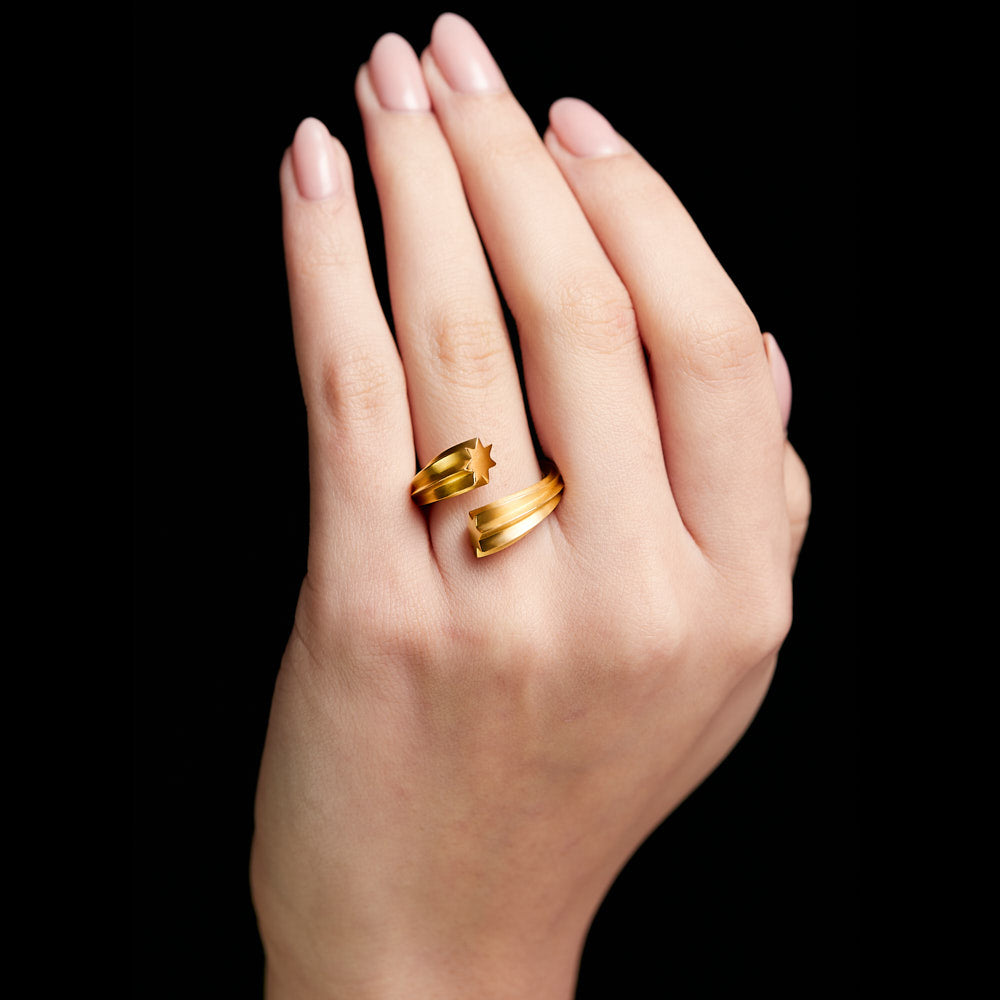 Goldstar Ring Two Star Colliding 18 Karat Yellow Gold by Solange Azagury-Partridge on hand