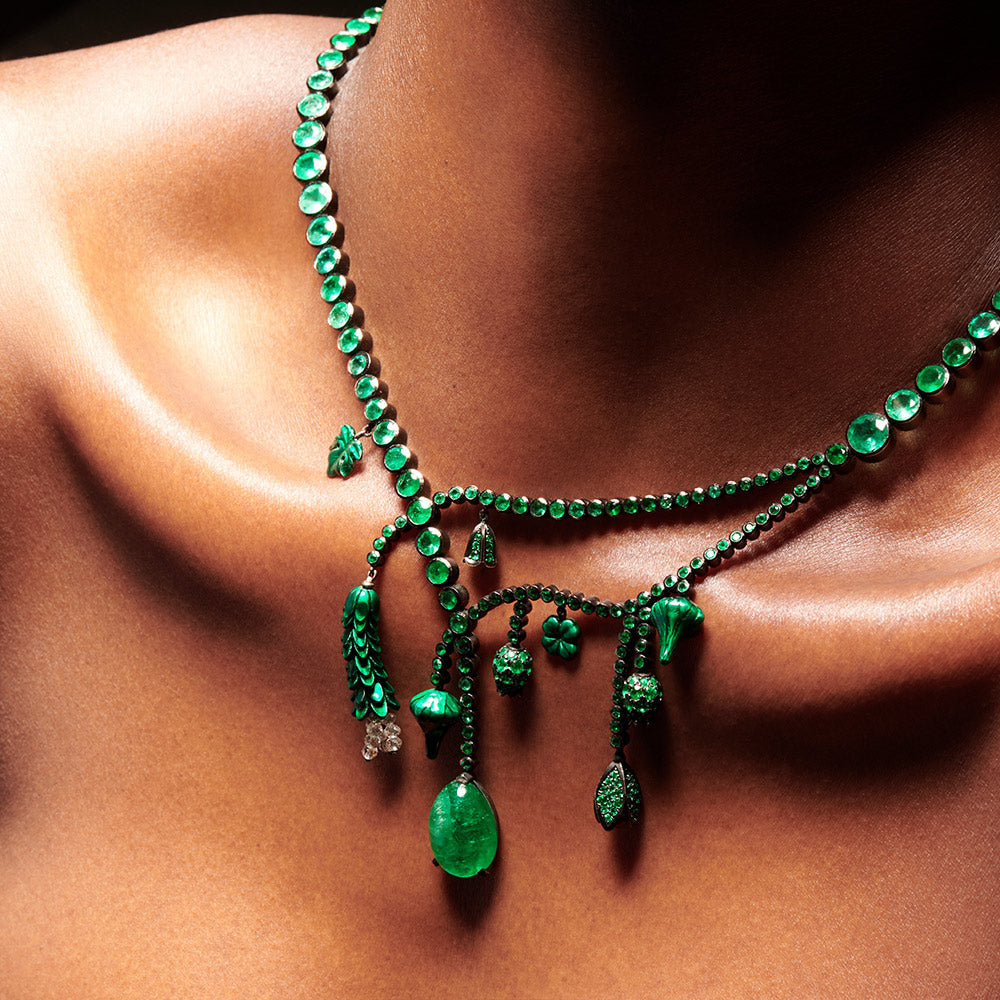 Chlorophyll Emerald and 18 karat gold necklace on model by Solange Azagury-Partridge