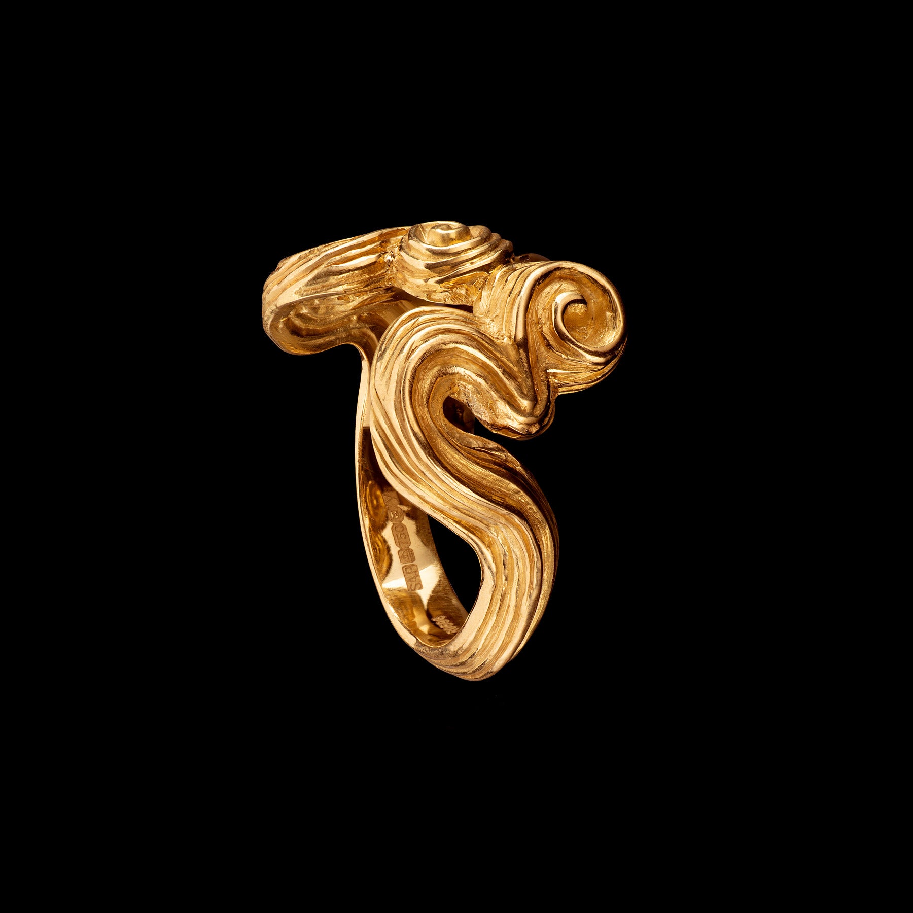 The lock ring by Solange Azagury-Partridge - 18 karat yellow gold form - front view 1
