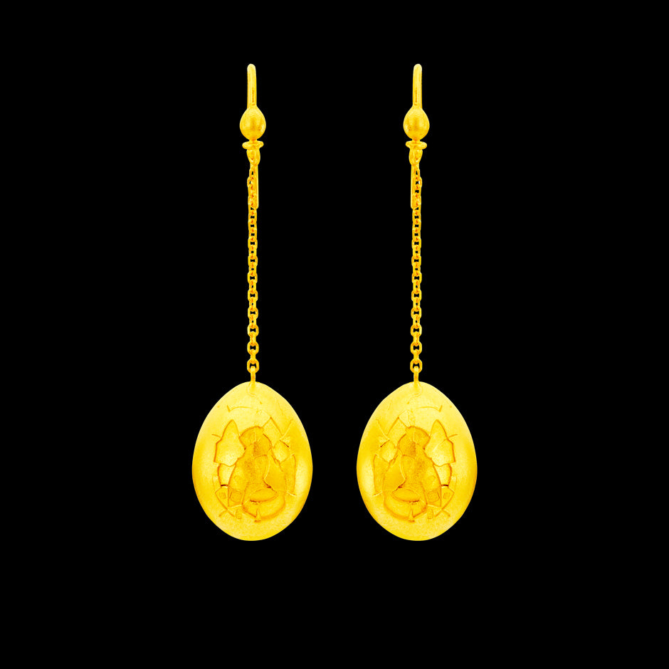 Cracked Golden Goose Egg dangling earrings made from 18 karat yellow gold by Solange Azagury-Partridge